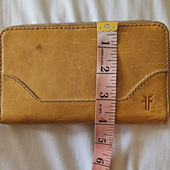 ☆ Frye Leather Zip Wristlet ☆ - Picture 5 of 5